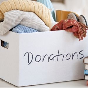 Almost Famous southwest style sleeveless handkerchief hem top size medium